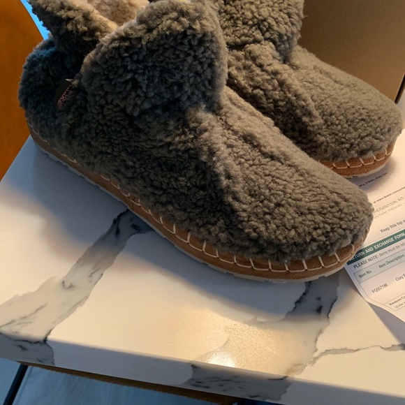 L.L. Bean Shoes Ll Bean Cozy Slippers Kelp Green Nwt Poshmark